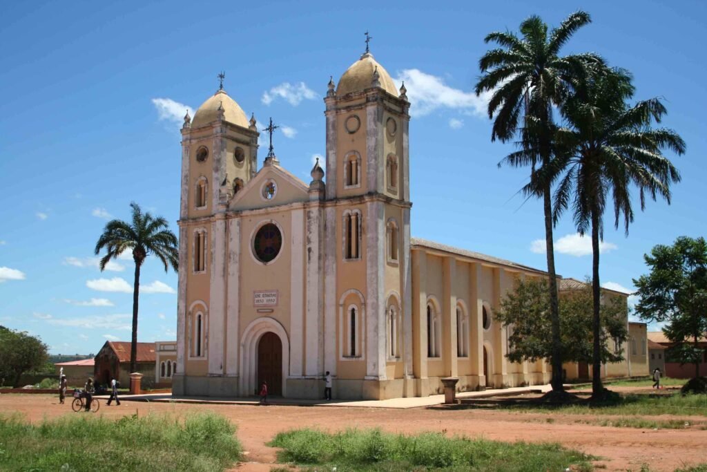 a se catedral e um dos ex libris de malanje